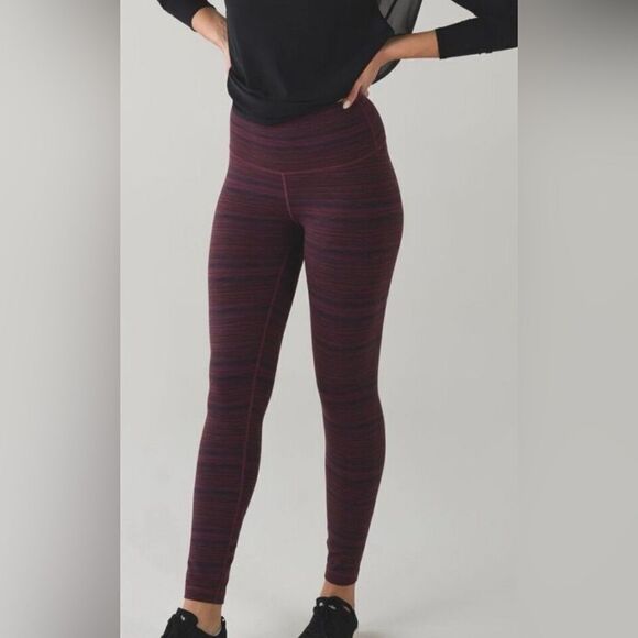 EUC Lululemon Women’s 2 Pair Athletic Workout Leggings - Red/Maroon - Size 4 - Picture 7 of 12